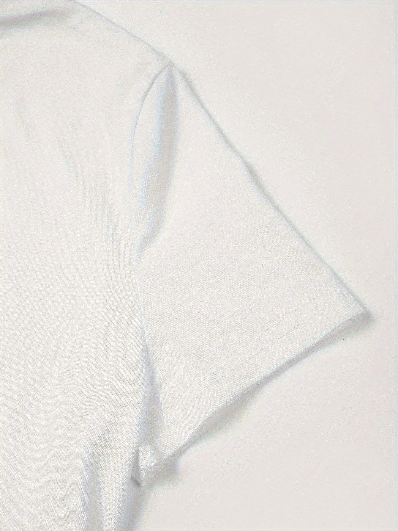 2026 New Stylish Women'S Cropped with Bold and Unique Slogan (I ONLY ACCEPT APOLOGIES IN CASH) Featuring Letter Prints Perfect